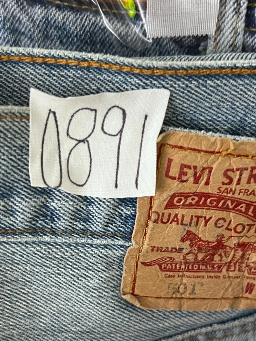 Levi’s 501 XX Jeans Men’s 36x32 Light Wash Distressed Straight Leg Button Fly